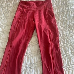 Lululemon cropped red leggings with pockets size 4